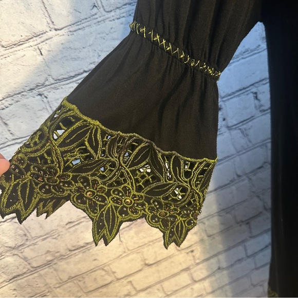 Urban Mango XL Green & Black Embroidered & Beaded Top - Picture 3 of 7